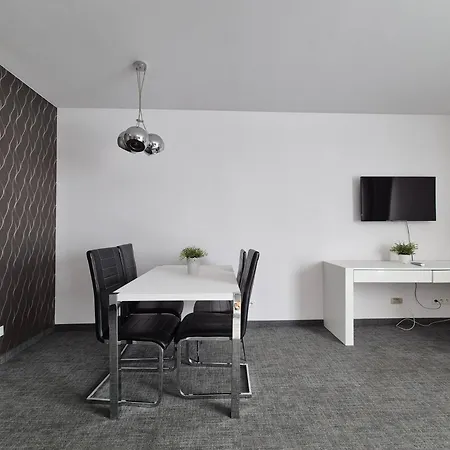 Krawiecka Trzy Zero Dwa Apartment *