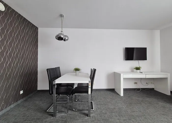 Krawiecka Trzy Zero Dwa Апартаменти *